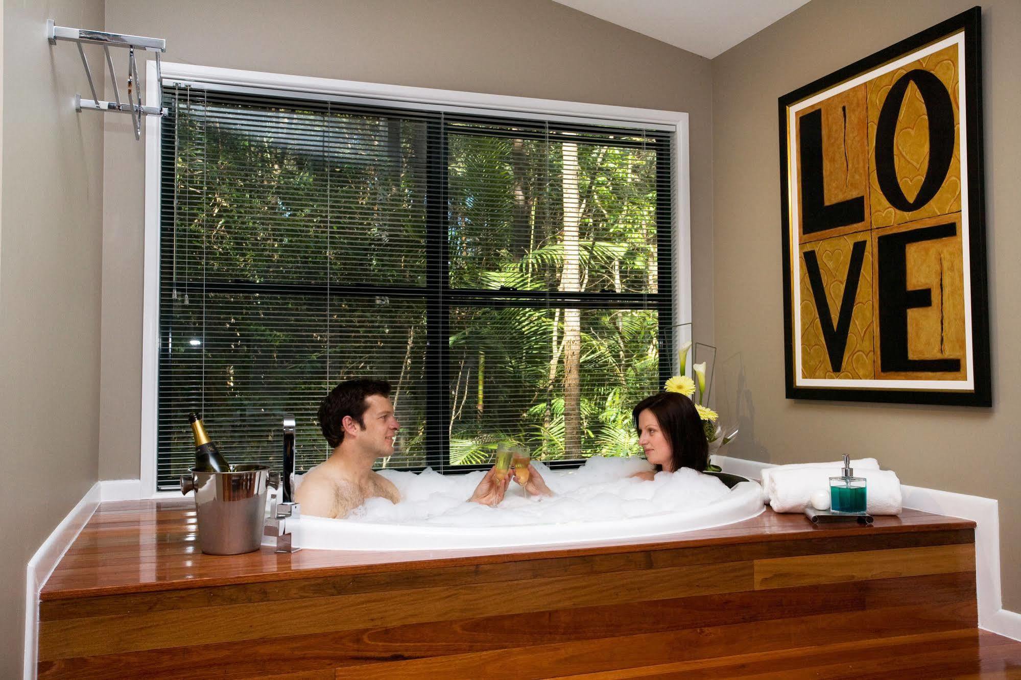 Amore On Buderim Rainforest Cabins Sunshine Coast エクステリア 写真